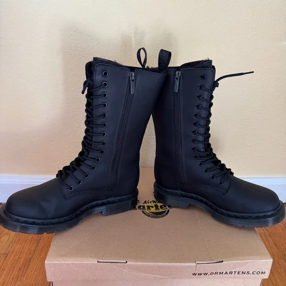 1914 Kolbert Tall Dr. Martens snowplow size 8 fur lined boot black - Picture 6 of 9